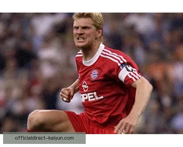 贝肯鲍尔的历史贡献持续受到认可，足球界评价高度赞扬其战术智慧与领导力。