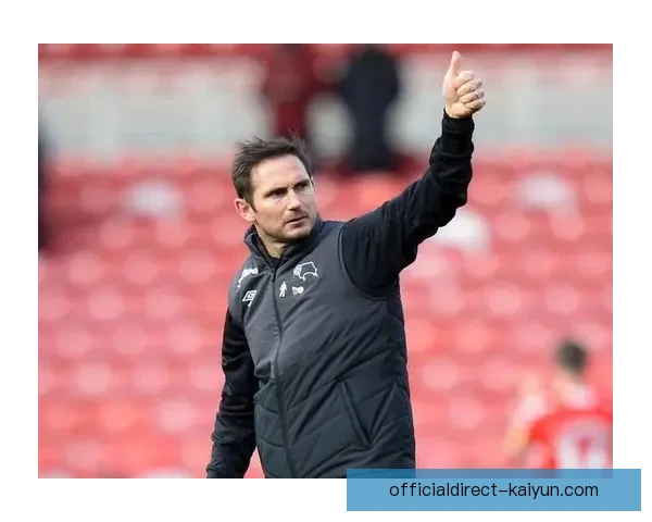 英超赛季中，兰帕德执教切尔西表现稳健，状态备受关注