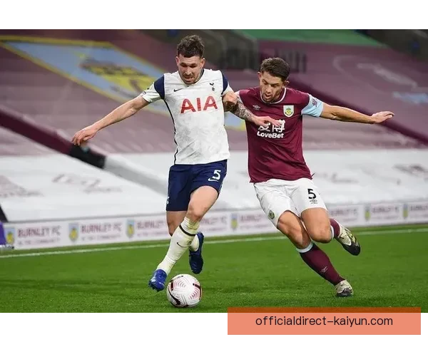 霍伊别尔战术适配性持续提升，中场作用愈发关键